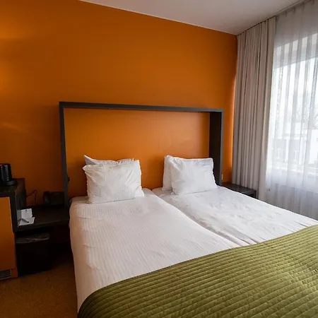 Hotel Amrath Airport 4*