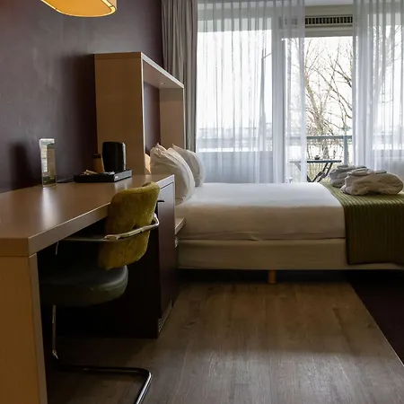 Amrath Airport 4*