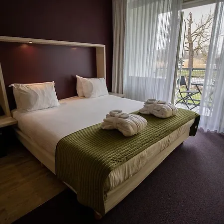 Hotel Amrath Airport 4*