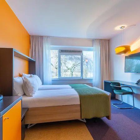 Hotel Amrath Airport 4*