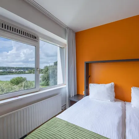Hotel Amrath Airport 4*