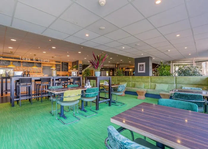 فندق Amrath Airport 4*