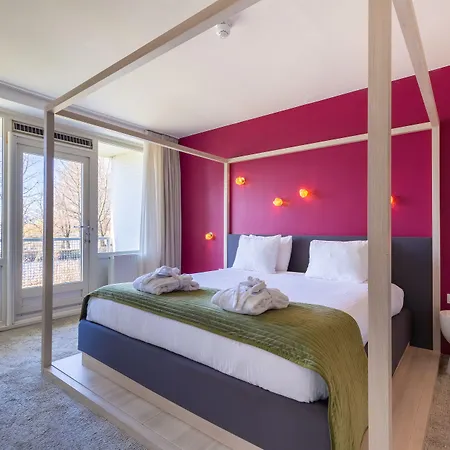 酒店 Amrath Airport 4*