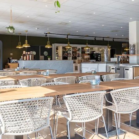 Hotel Amrath Airport 4*