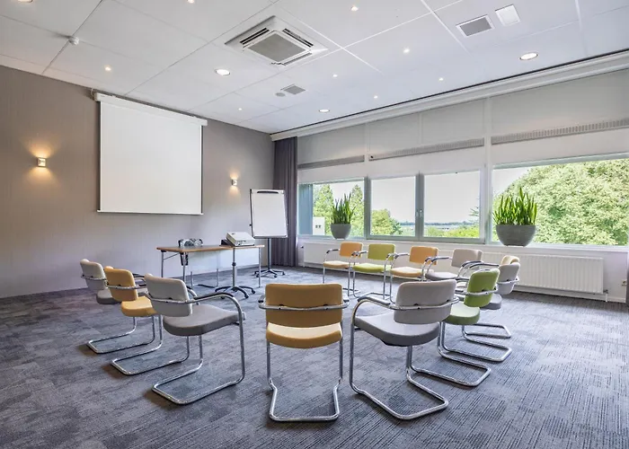 Hotel Amrath Airport 4*